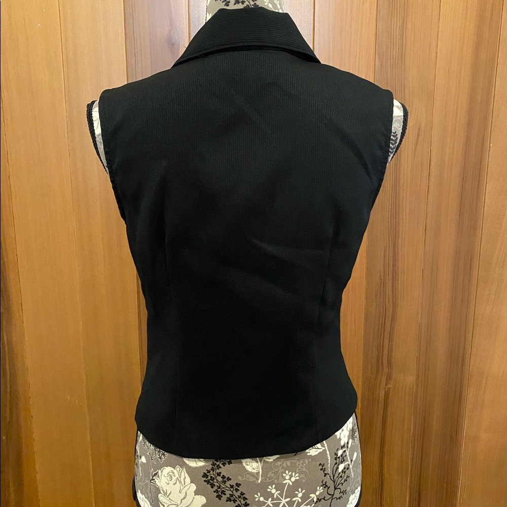 Spring street collared vest - Picture 3 of 8